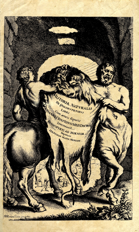 Stara rycina. Grafika przedstawia fragment architektury, w której podcieniu stoją dwa centaury, istoty o mieszanej budowie  - pół ludzie pół konie. Trzymają w rękach skórę zwierzęcą na której jest opis. Jest to frontyspis z dzieła J. Jonstona „Historia naturalis de quadrupedibus”, Frankfurt 1650. 
